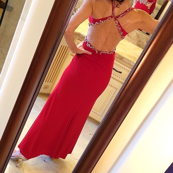 Mac Dugall Red Open-back Embellished Side Cutout Gown, Sz 0 - Picture 13 of 16